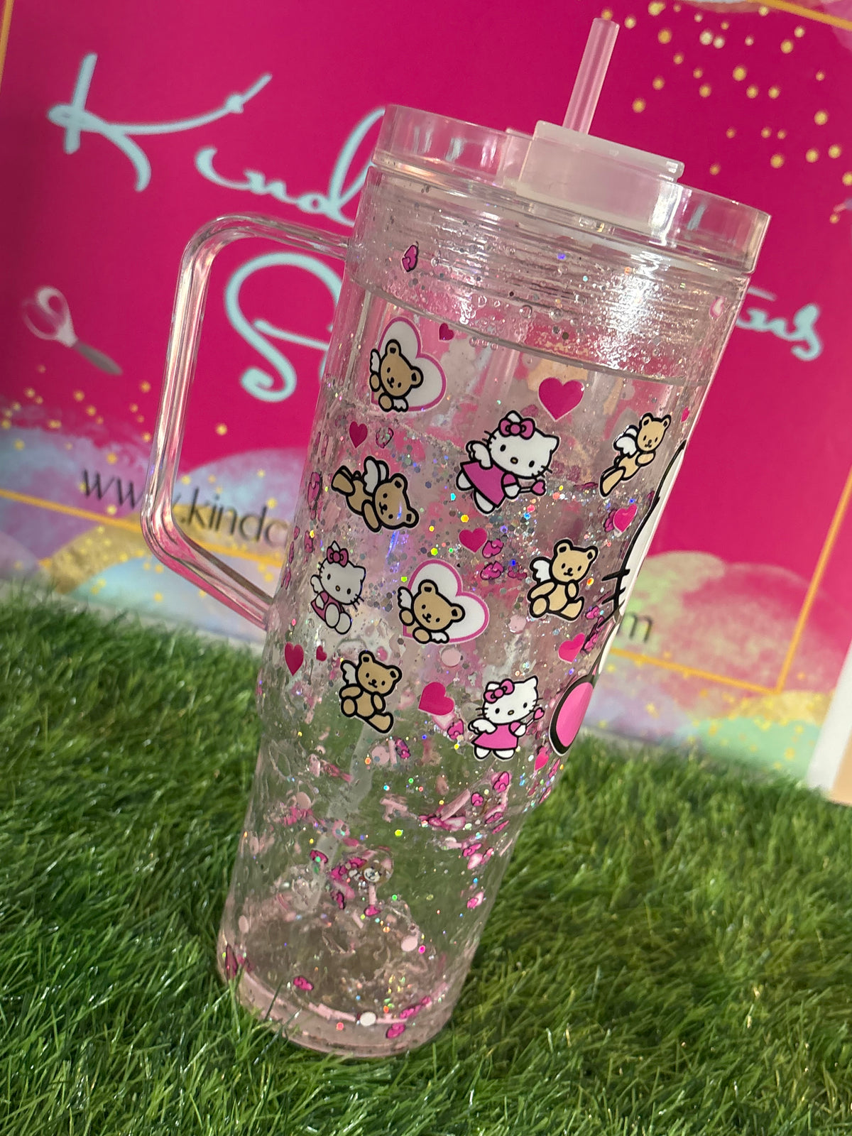 Hello Kitty Pink Glitter Snow Globe Tumbler – 40 oz Plastic Cup