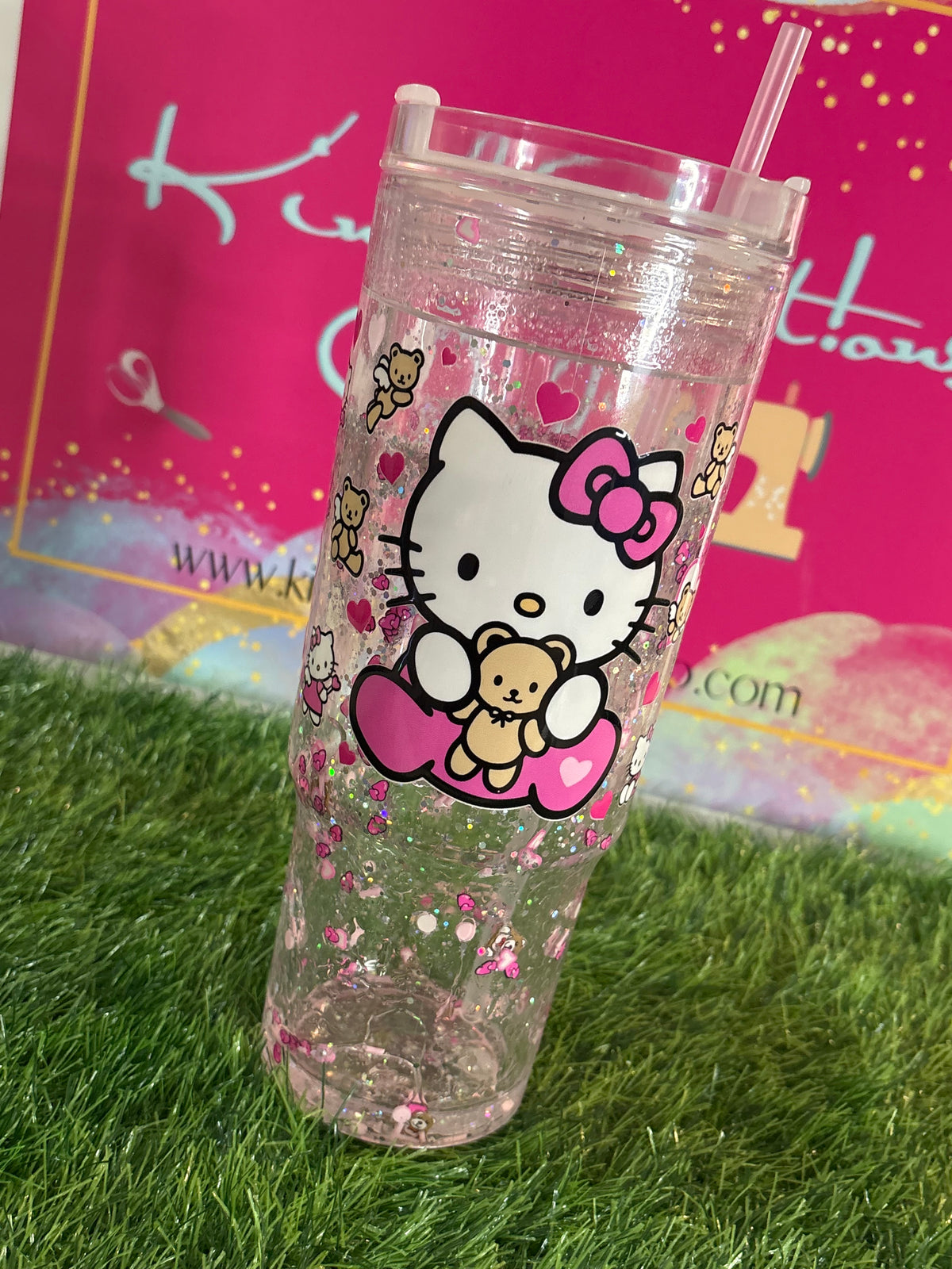 Hello Kitty Pink Glitter Snow Globe Tumbler – 40 oz Plastic Cup